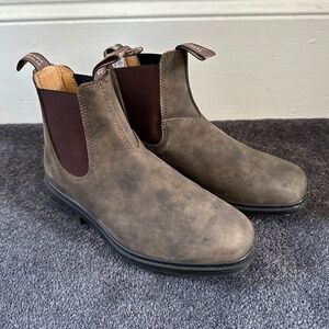 W9.5 Blundstone Rustic Brown Chelsea Boots — like new